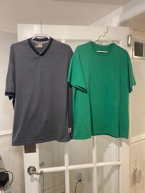 Bundle of (2) XL Tshirt good condition Russell &Fruit of the Loom